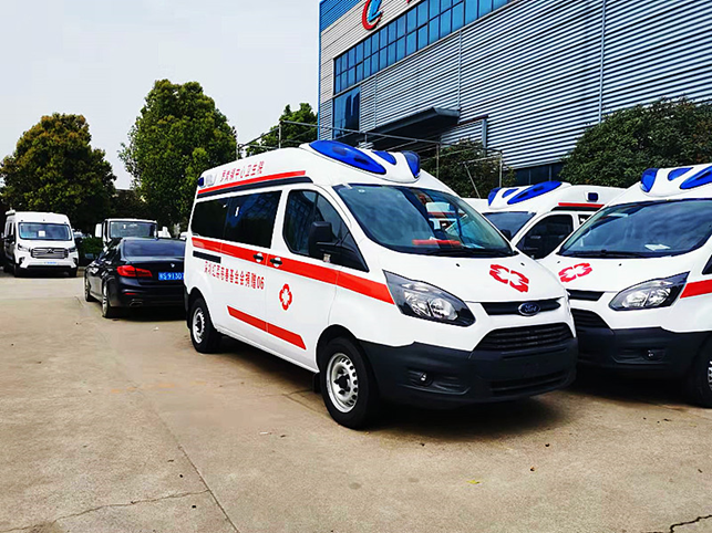 福特V362中軸自動(dòng)檔救護(hù)車(chē)