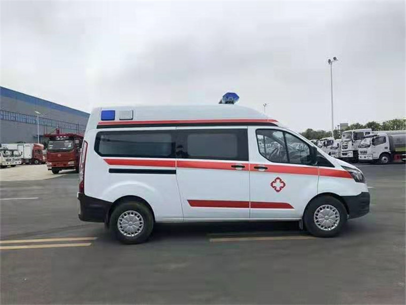 福特V362中軸中頂轉(zhuǎn)運型救護(hù)車