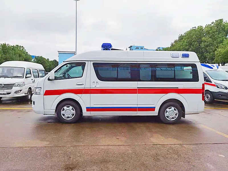 福田G7長(zhǎng)軸救護(hù)車