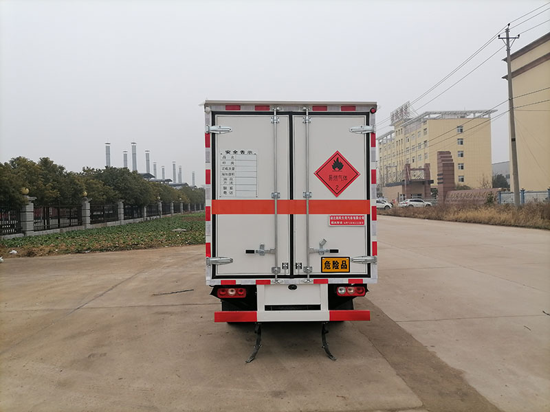 躍進柴油危險品廂式車